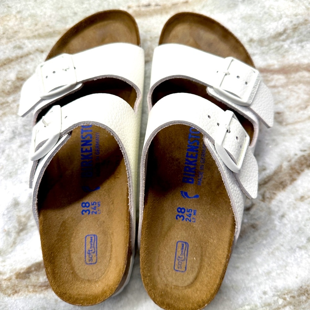 Birkenstock Arizona Sandal.  White.  Size 38.